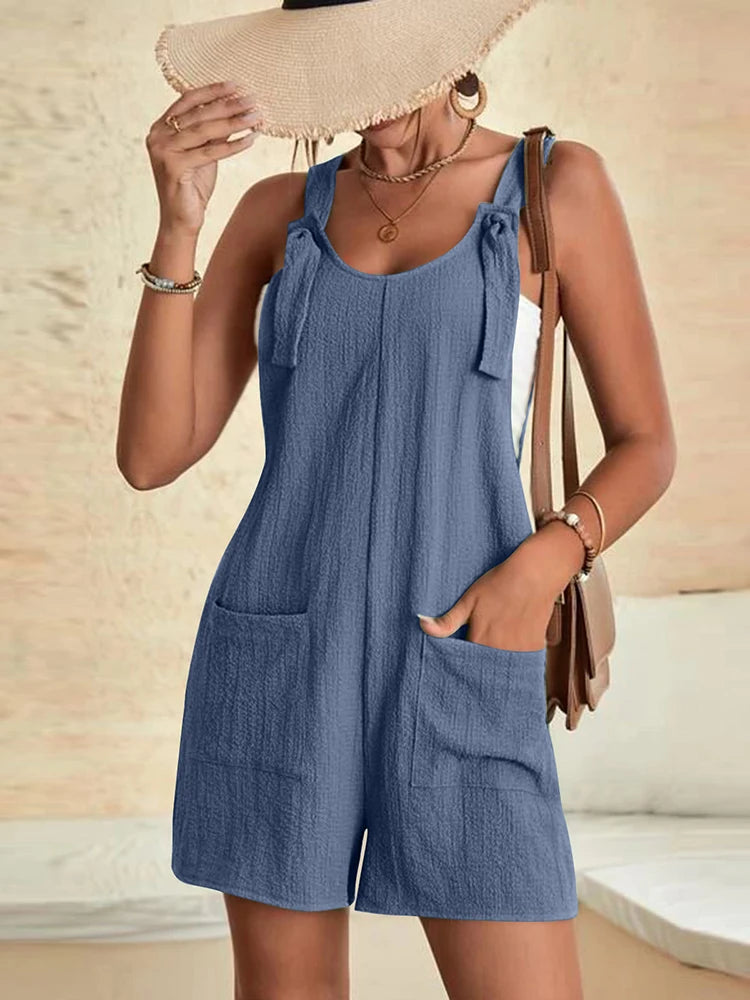 Salopette donna blu marino con bretelle e shorts