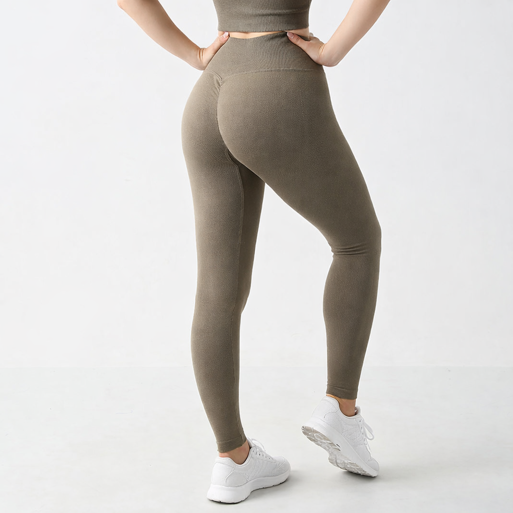 Women's Athletic Set | Push-Up 9/10 Leggings + Top – Lynoro