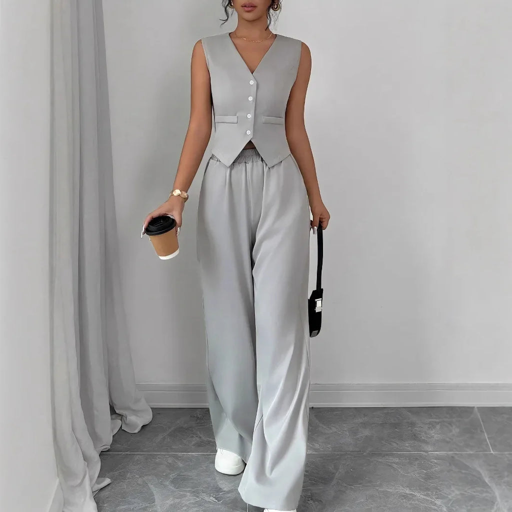 Completo donna 2 pezzi gilet monopetto pantaloni lunghi lifestyle hero