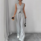Completo donna 2 pezzi gilet monopetto pantaloni lunghi lifestyle hero